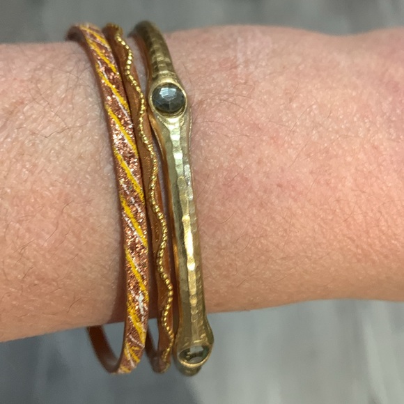 Three bracelets - Picture 3 of 7